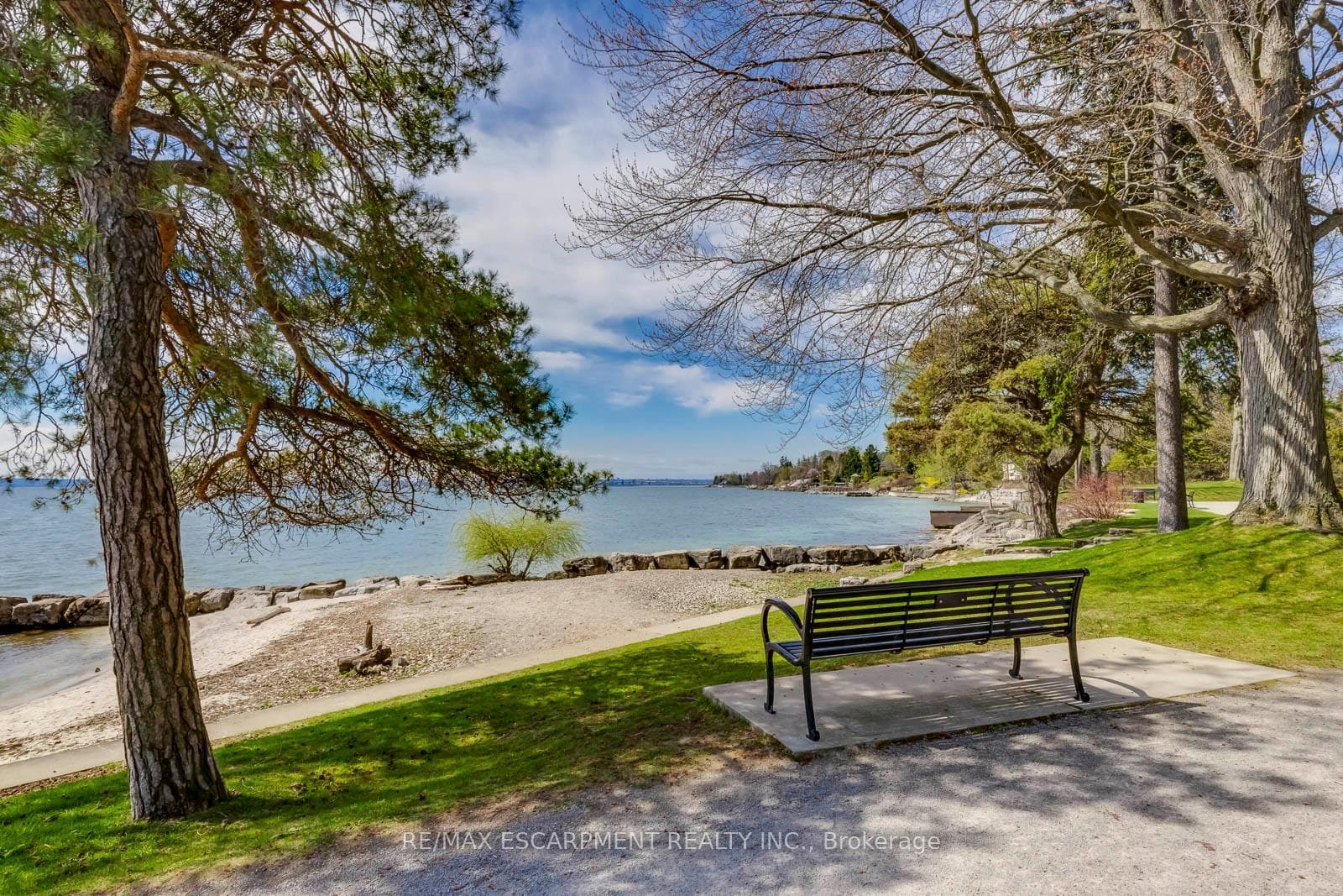 4306 Lakeshore Road - Detached photo 43 of 45 in Burlington, Ontario