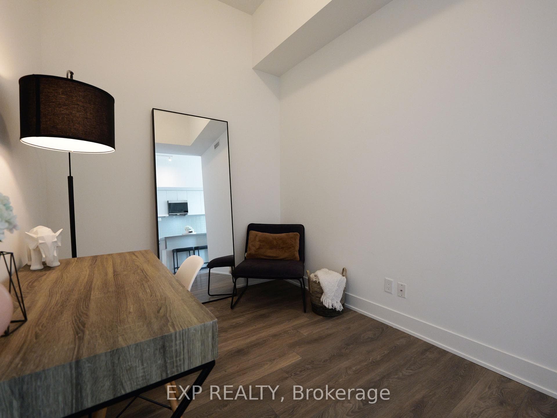 2481 Taunton Road Unit 401 - Condo photo 16 of 23 in Oakville, Ontario