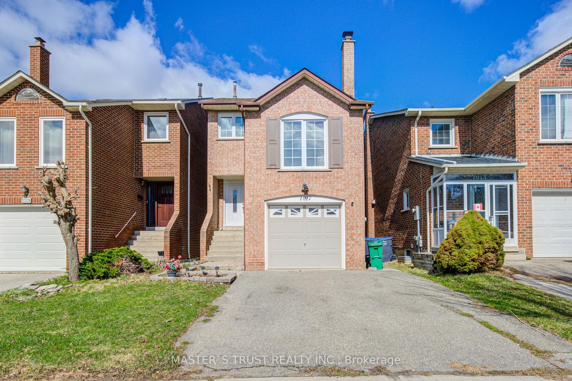 1017 Lucerne Crescent - Detached for sale in Applewood, Ontario