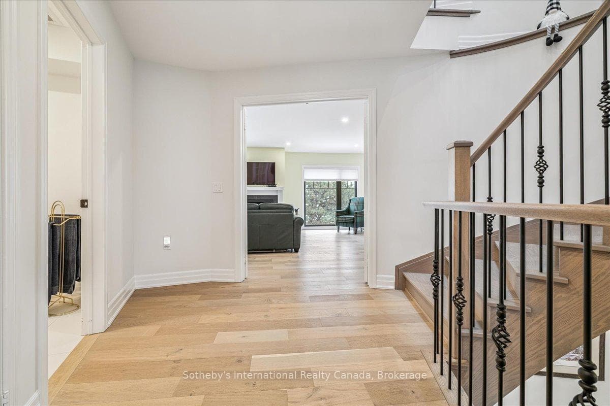 10 Southwind Terrace - Townhouse photo 15 of 43 in Oakville, Ontario