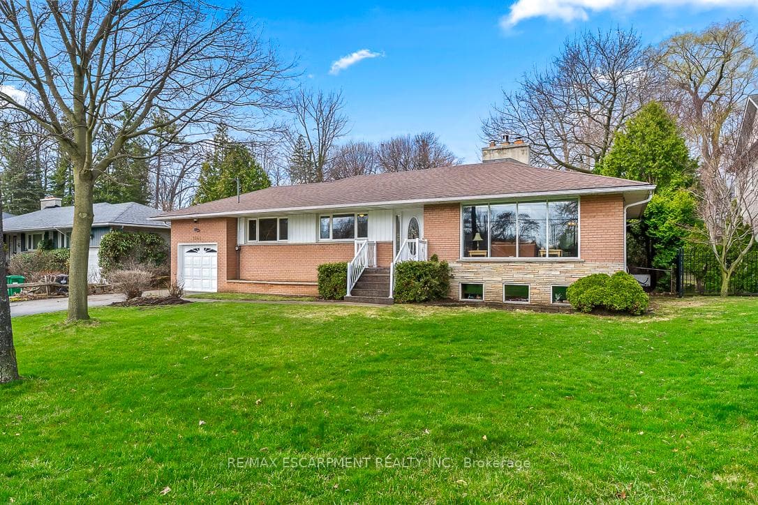 1546 Lorne Wood Road - Detached for sale in Streetsville, Ontario