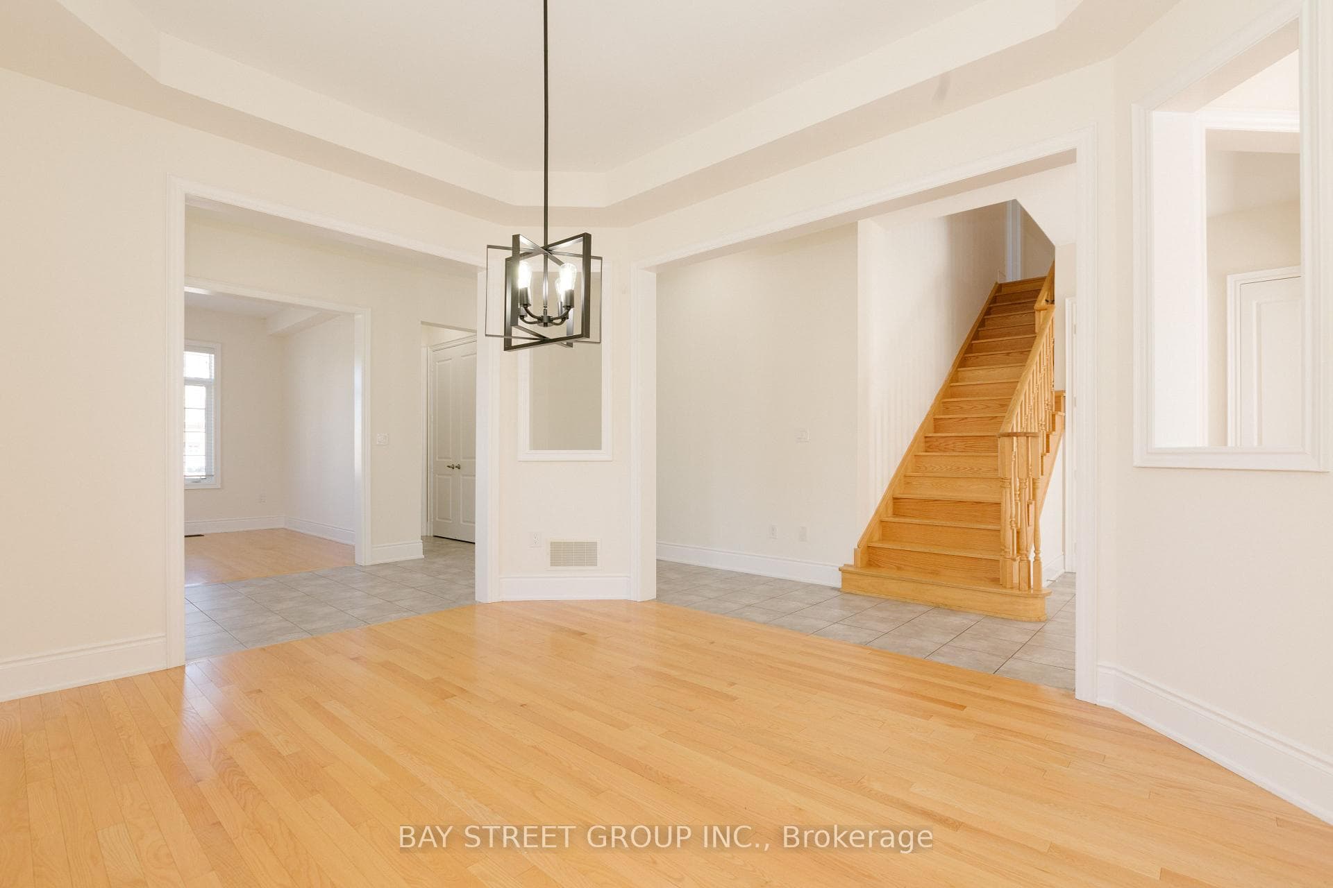 3127 Streamwood Pass - Detached photo 9 of 48 in Oakville, Ontario