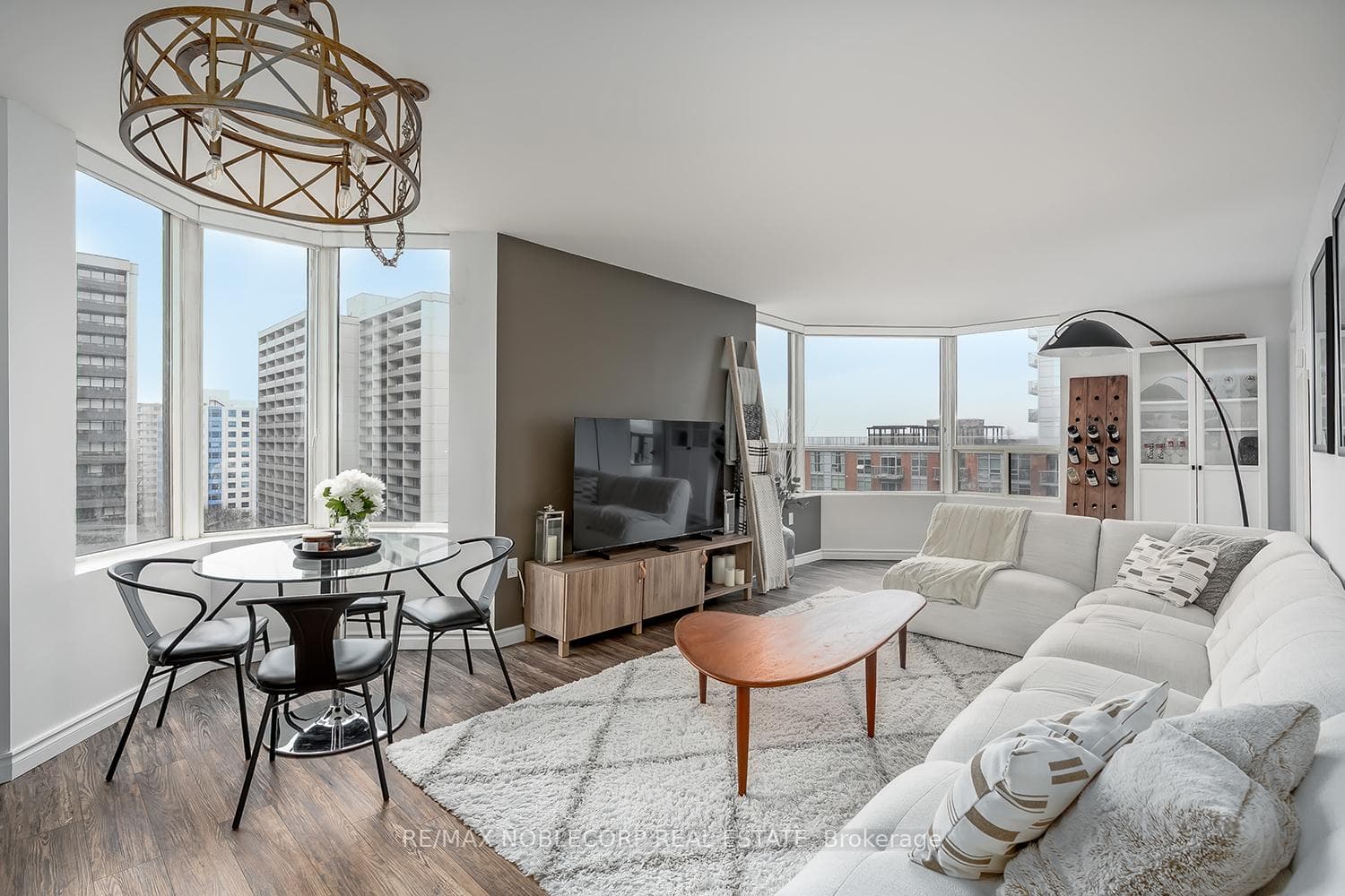 1270 Maple Crossing Boulevard Unit 1002 - Condo for sale in Tyandaga, Ontario