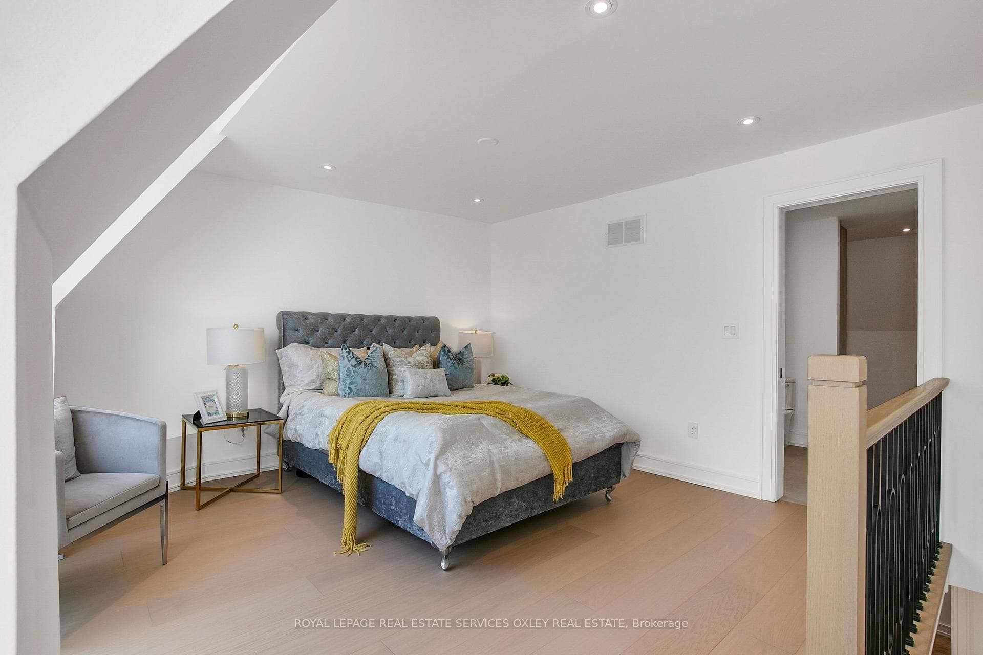 195 Albany Avenue - Semi-Detached photo 17 of 44 in Annex / Yorkville / Summerhill, Ontario