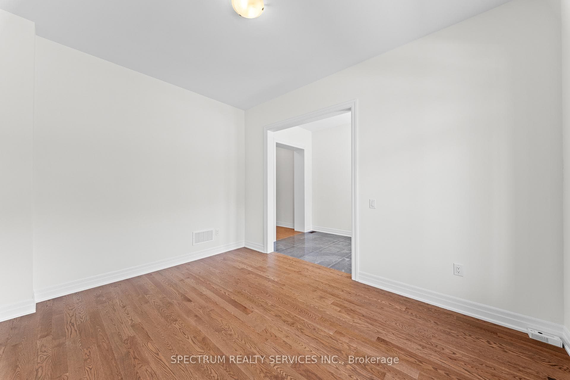 17 Mosswood Trail - Detached photo 5 of 50 in Brampton, Ontario