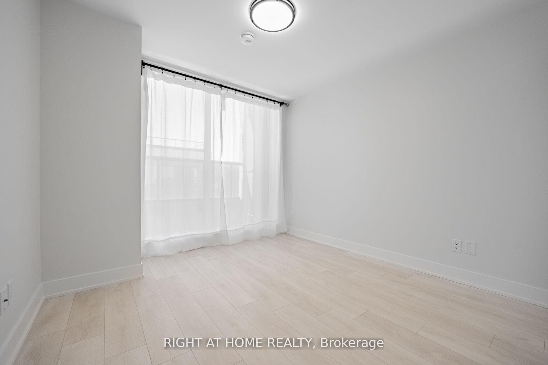 2485 Taunton Road Unit 451 - Condo photo 21 of 27 in Oakville, Ontario