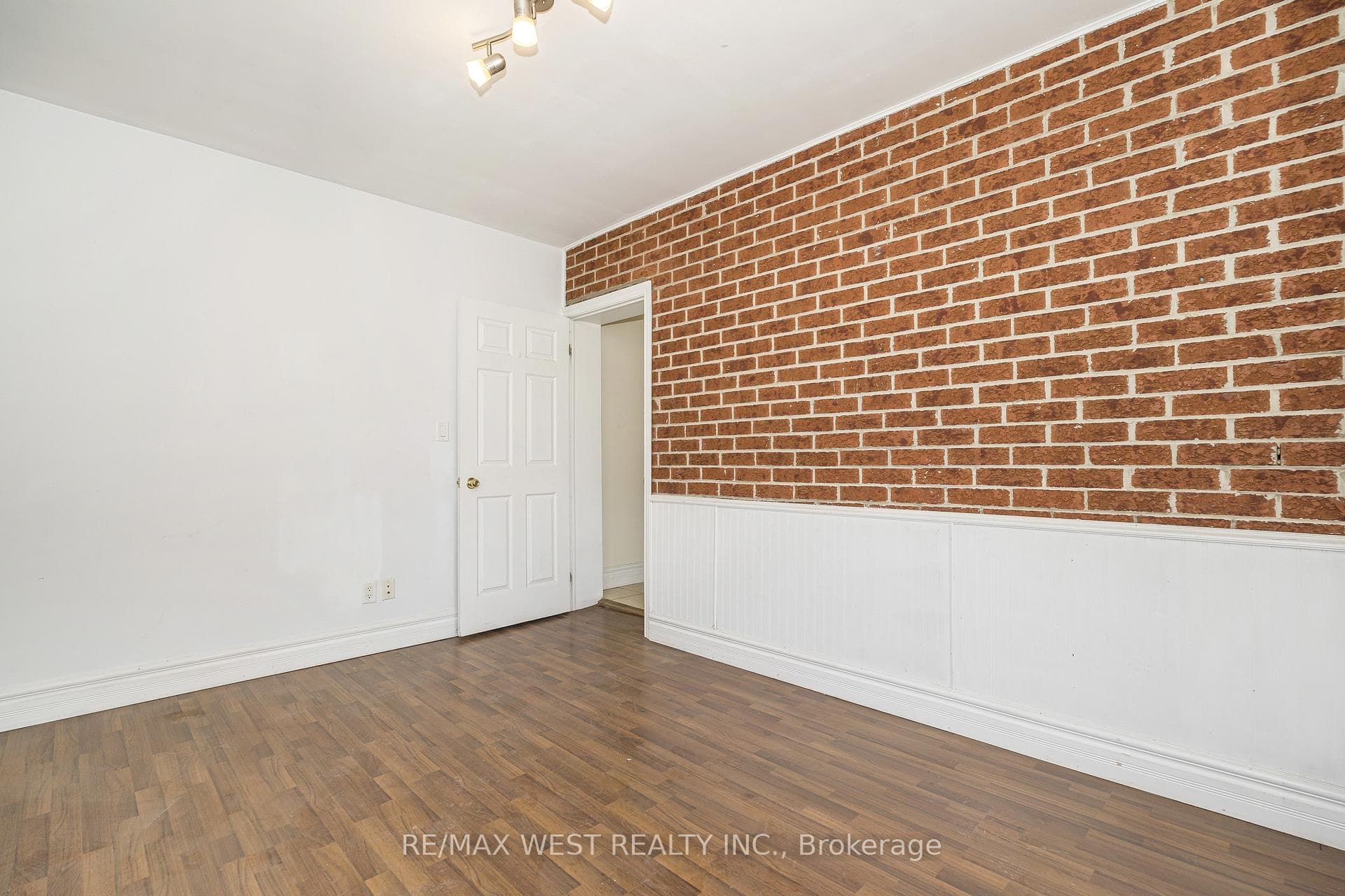 404 Manning Avenue - Semi-Detached photo 19 of 41 in Downtown Toronto / Waterfront, Ontario