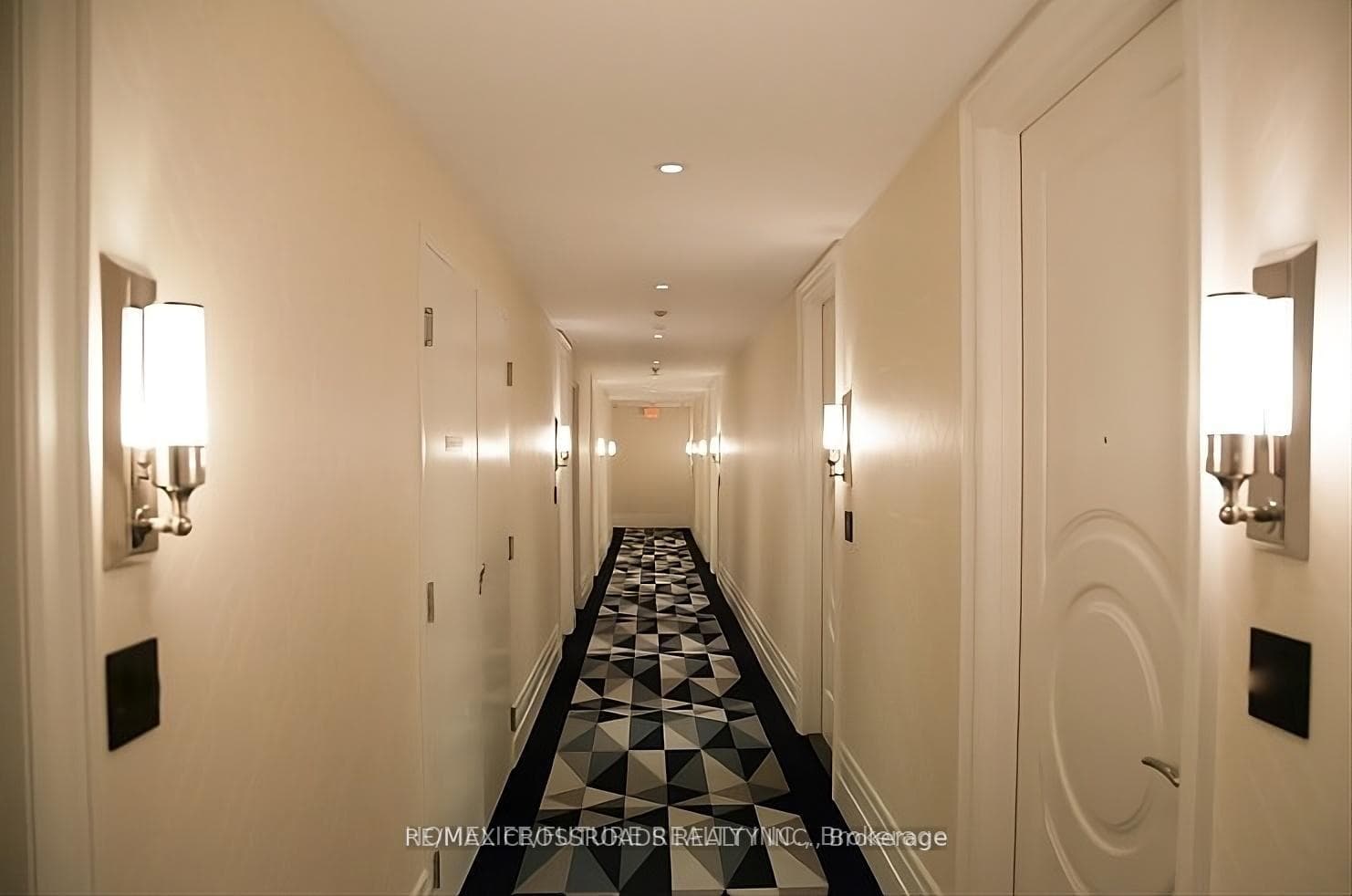 88 Blue Jays Way Unit 1308 - Condo photo 4 of 11 in Downtown Toronto / Waterfront, Ontario