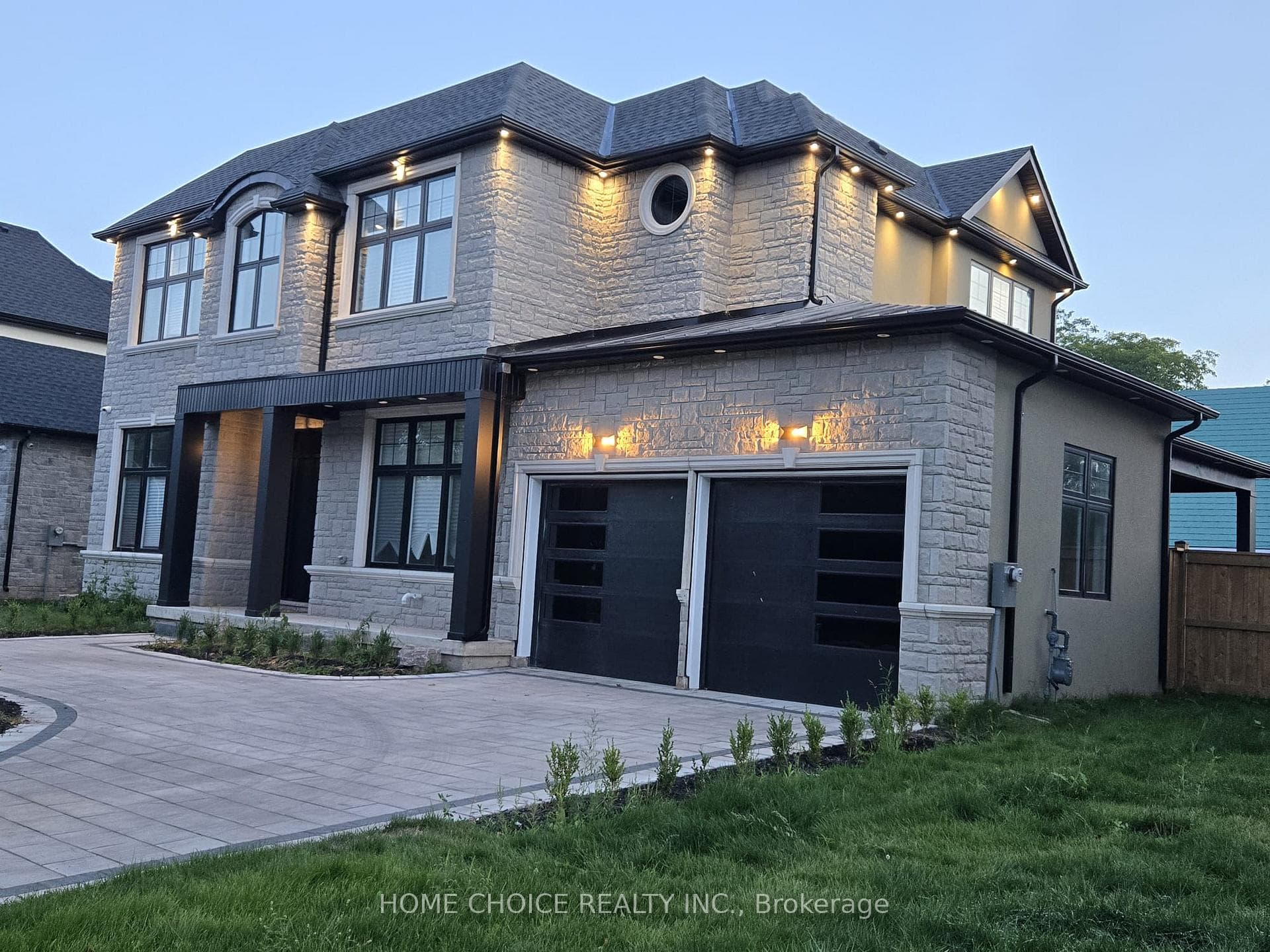 302 Tuck Drive - Detached photo 2 of 46 in Burlington, Ontario