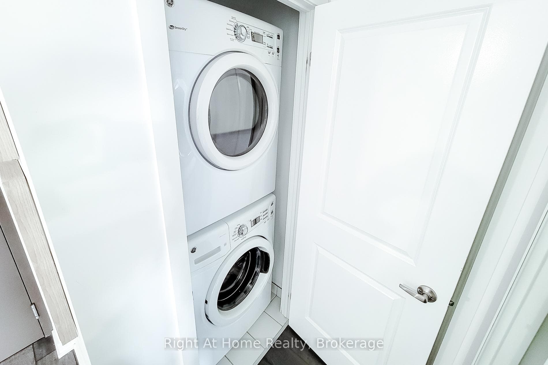 1284 Guelph Line Unit 318 - Condo photo 30 of 38 in Burlington, Ontario