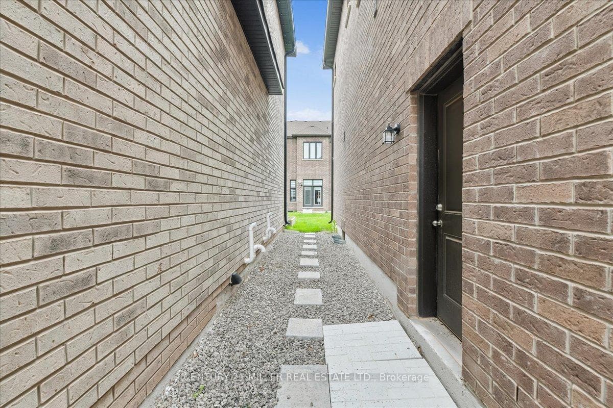 1358 Loon Lane - Detached photo 39 of 40 in Oakville, Ontario