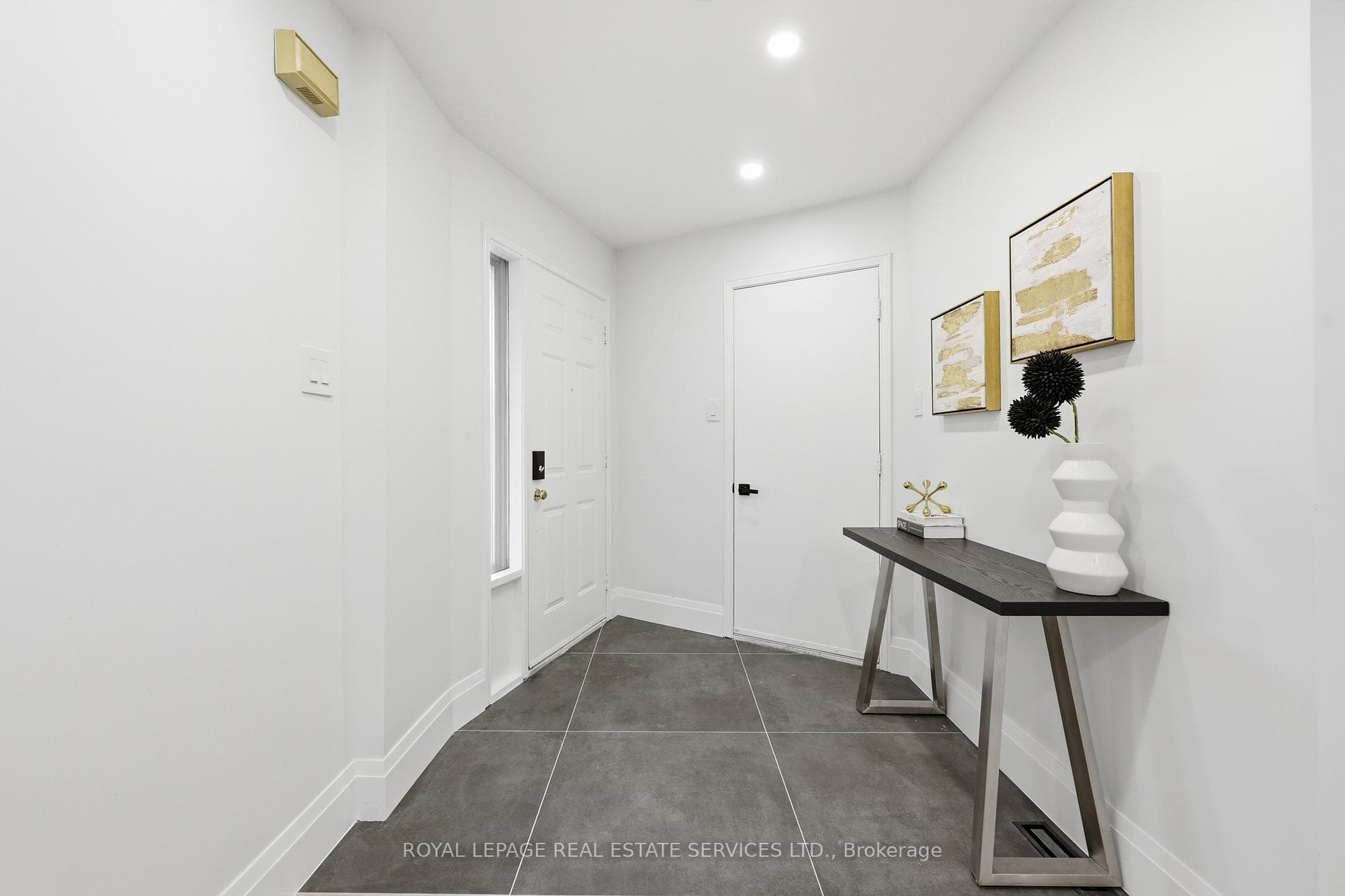 1332 Quinpool Court - Detached photo 10 of 47 in Mississauga, Ontario