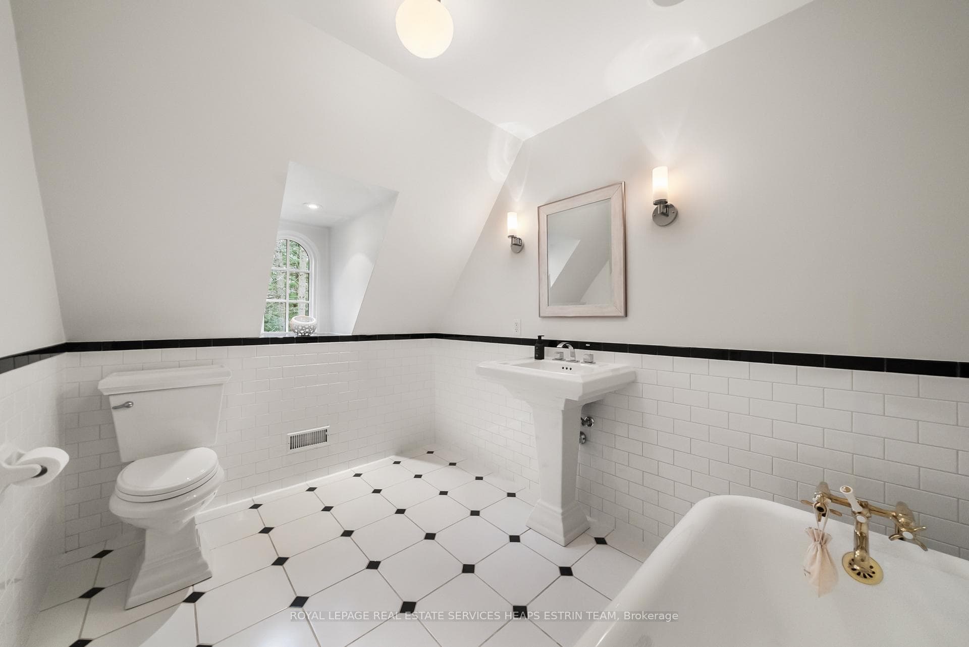 1554 Birchwood Drive - Detached photo 26 of 50 in Mississauga, Ontario