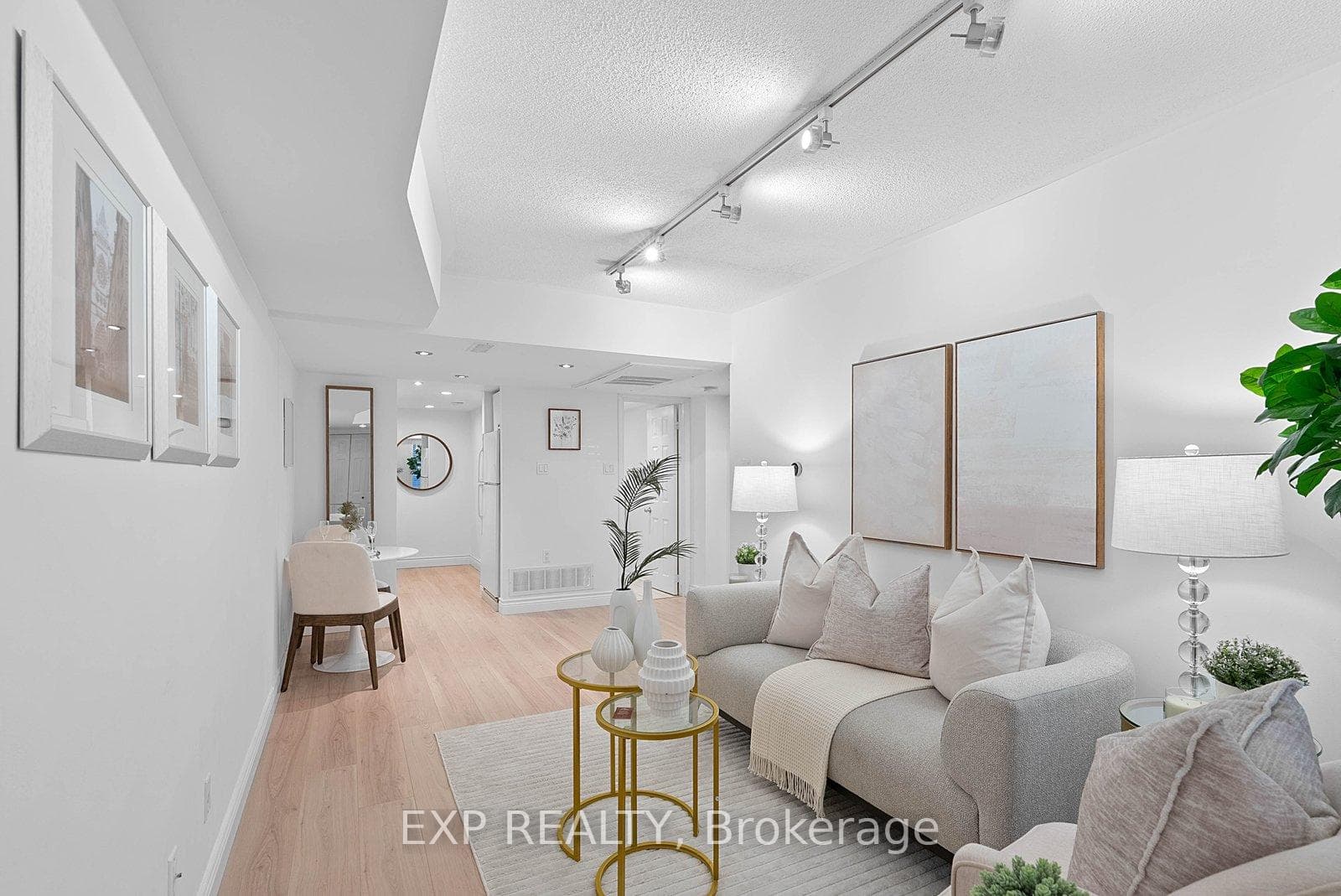12 Portland Street Unit Th B - Condo photo 6 of 26 in Downtown Toronto / Waterfront, Ontario