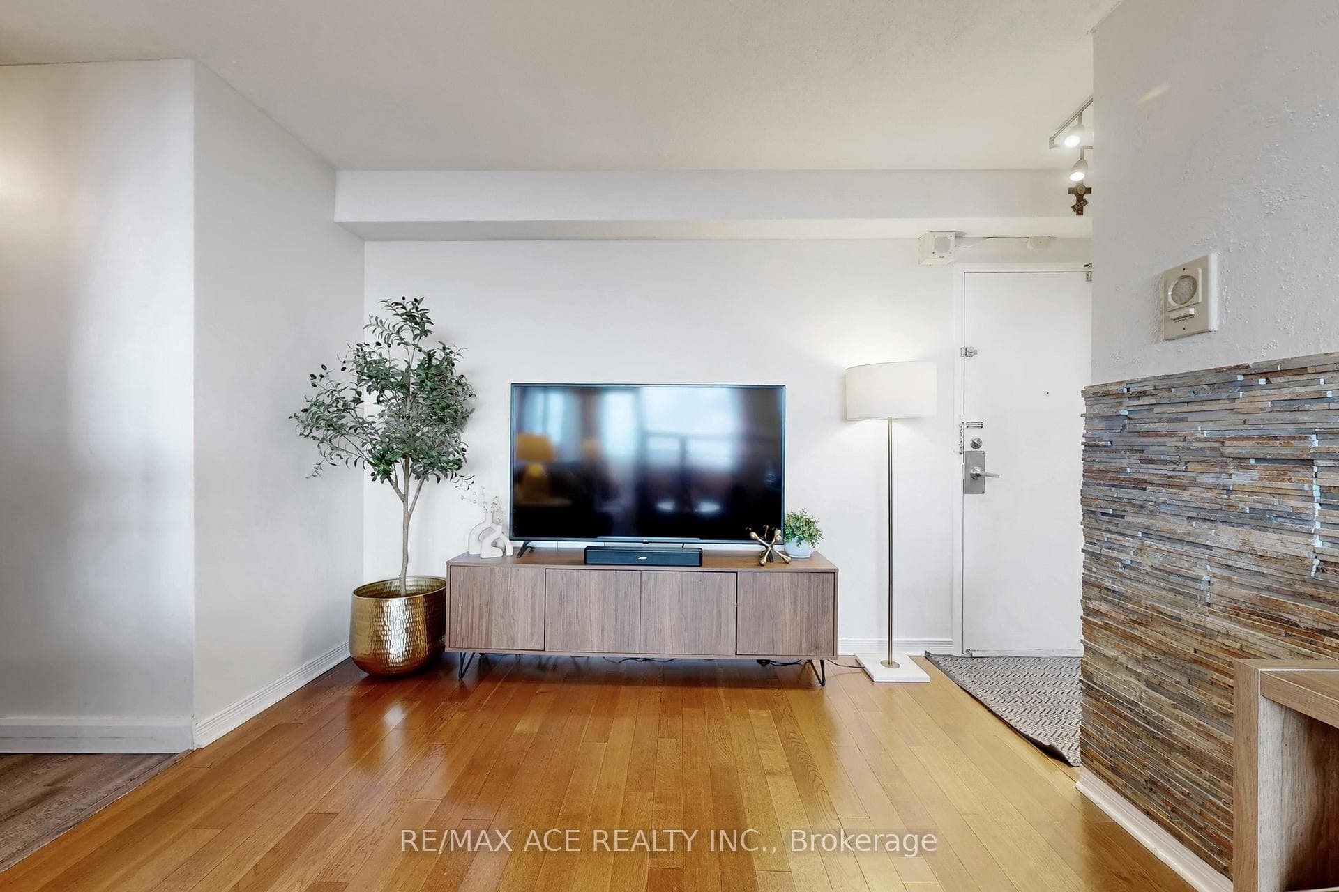 1350 York Mills Road Unit 1906 - Condo photo 18 of 48 in Don Mills / Parkwoods / Victoria Village, Ontario