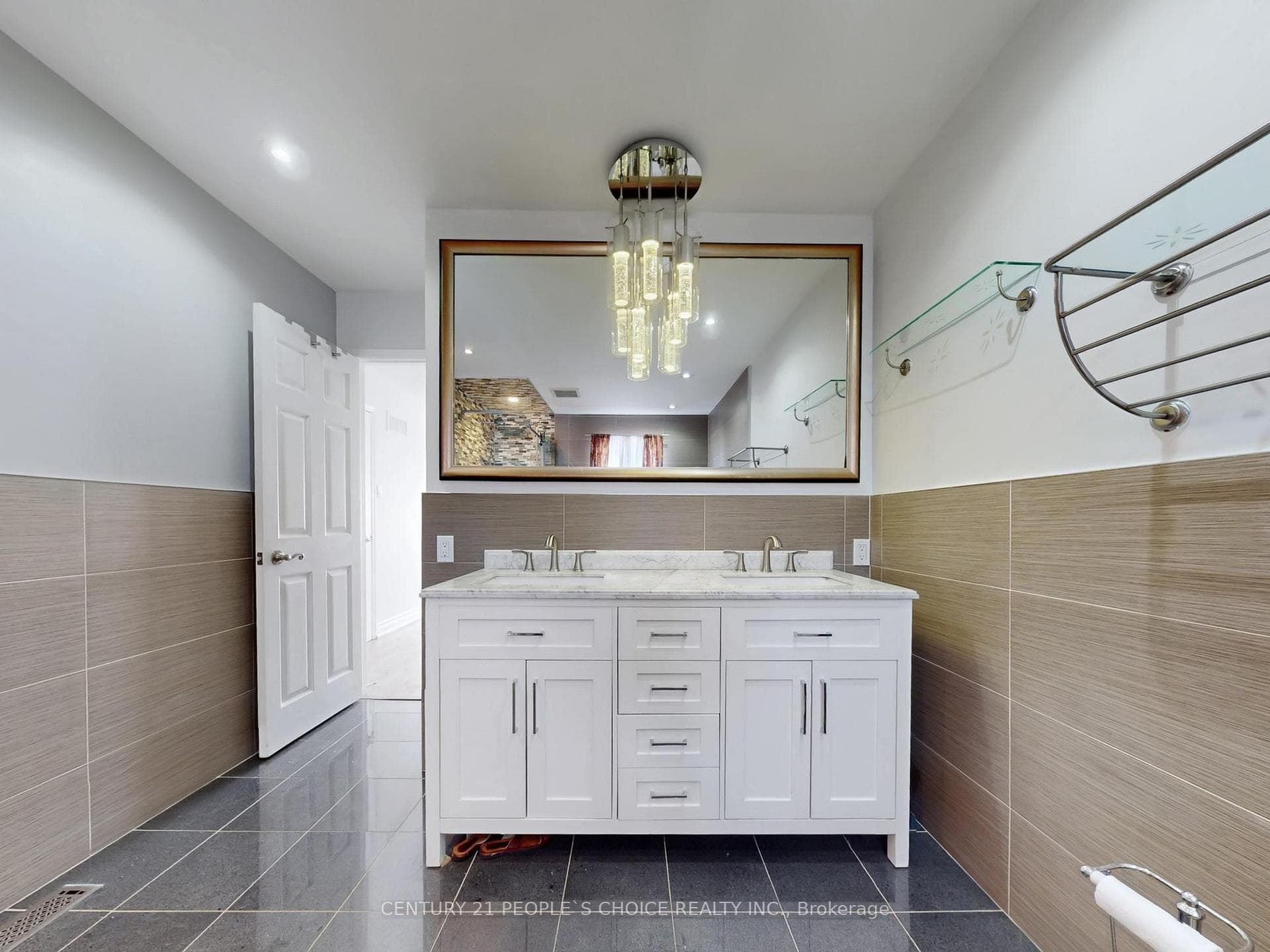5992 Ladyburn Crescent - Detached photo 27 of 50 in Mississauga, Ontario
