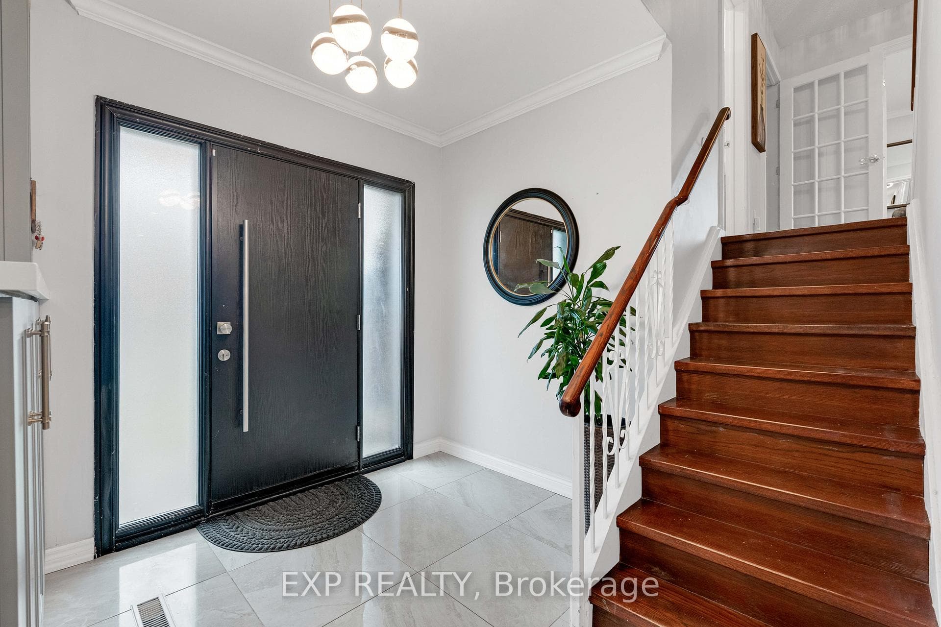 3460 Cawthra Road - Detached photo 5 of 49 in Mississauga, Ontario
