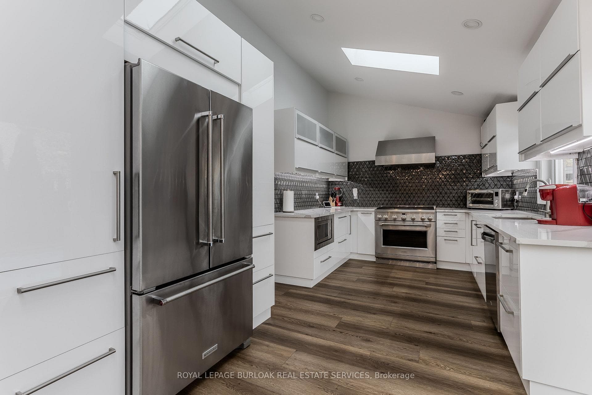3199 Desmond Drive - Detached photo 8 of 32 in Burlington, Ontario