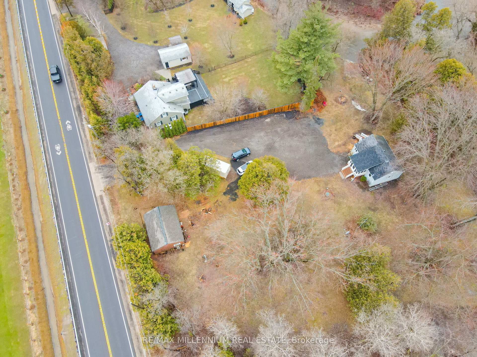 2424 Olde Base Line Road - Detached photo 7 of 24 in Caledon, Ontario