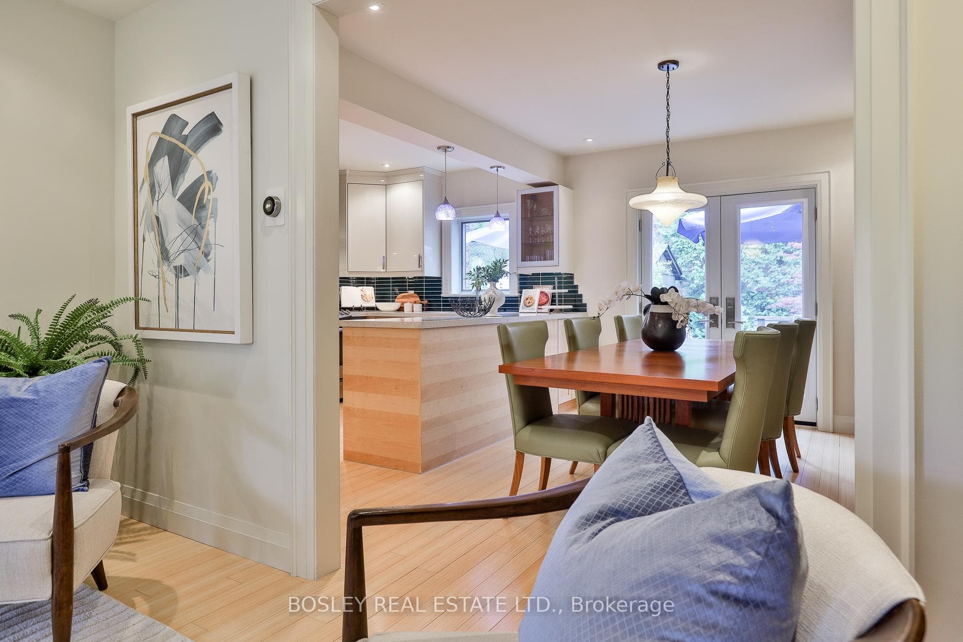 164 Hanna Road - Detached photo 7 of 39 in Flemingdon Park / Don Mills, Ontario