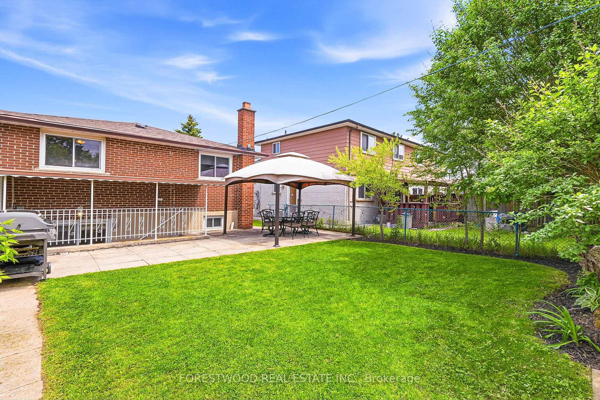 69 Surbray Grove - Semi-Detached photo 46 of 46 in Mississauga, Ontario