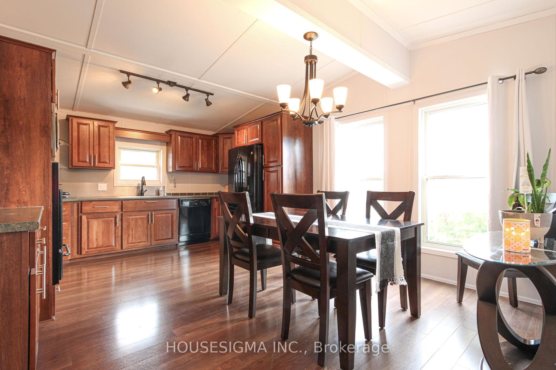 4449 Milburough 5 Tamarac Line - home for sale in Burlington, Ontario