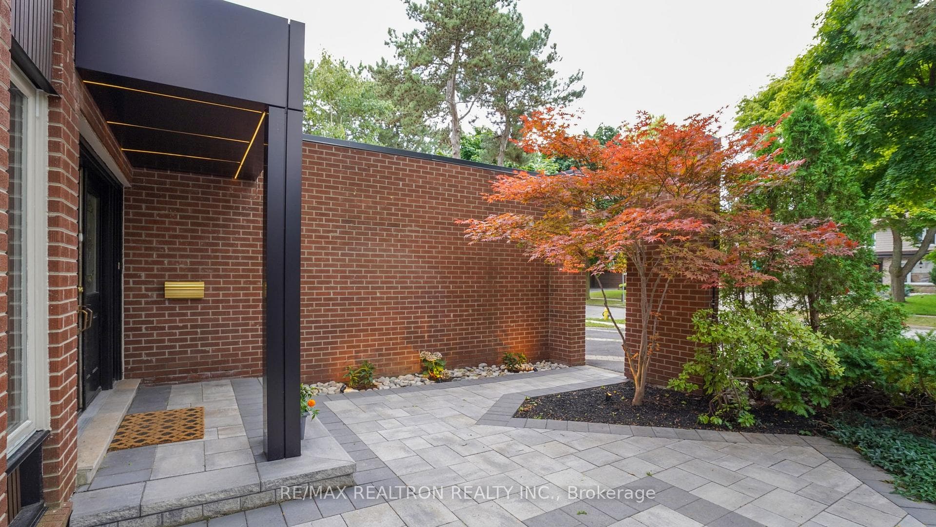 47 Robinter Drive - Detached photo 4 of 48 in Willowdale / Newtonbrook, Ontario