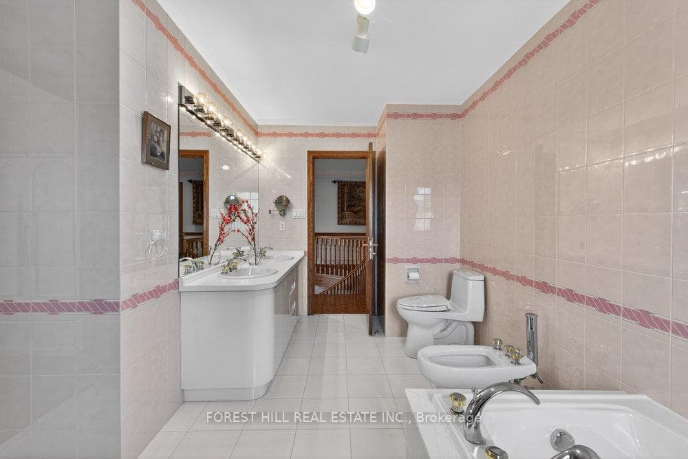 162 Codsell Avenue - Detached photo 27 of 40 in North York (Bathurst Manor / Clanton Park), Ontario
