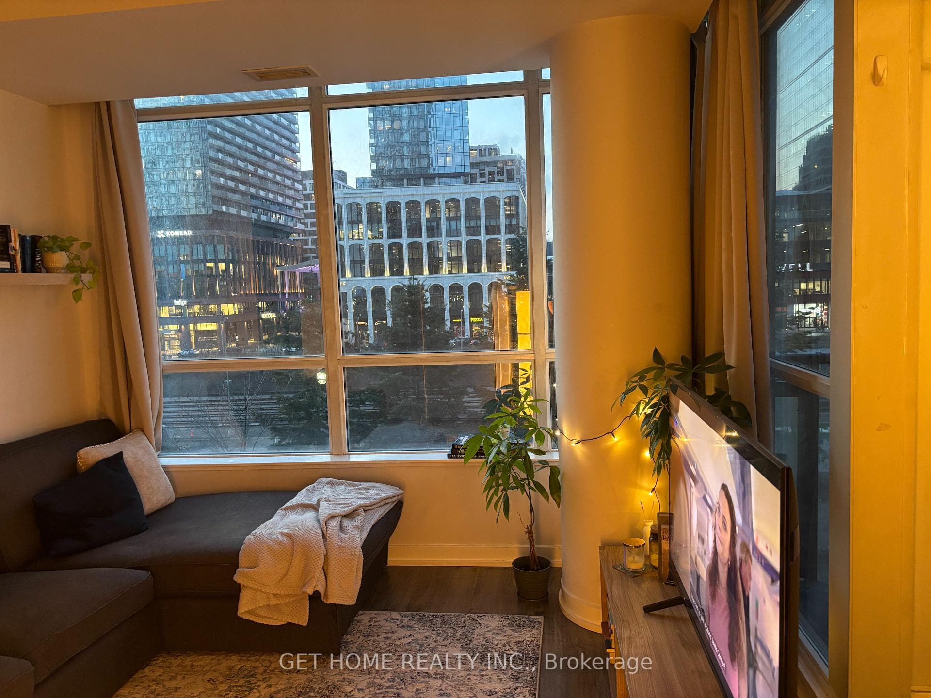 8 Telegram Mews Unit 318 - Condo photo 2 of 7 in Downtown Toronto / Waterfront, Ontario