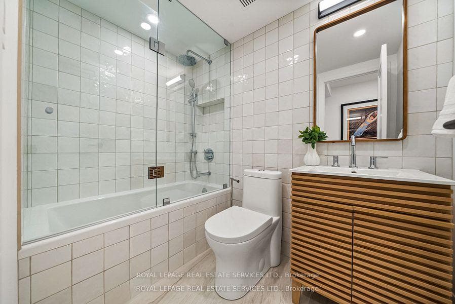 349 St Clair Avenue Unit 402 - Condo photo 24 of 30 in Annex / Yorkville / Summerhill, Ontario