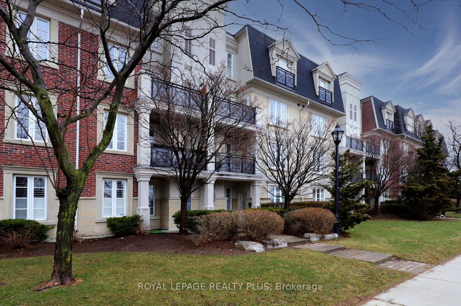 3351 Cawthra Road Unit 215 - Condo for sale in Erin Mills, Ontario