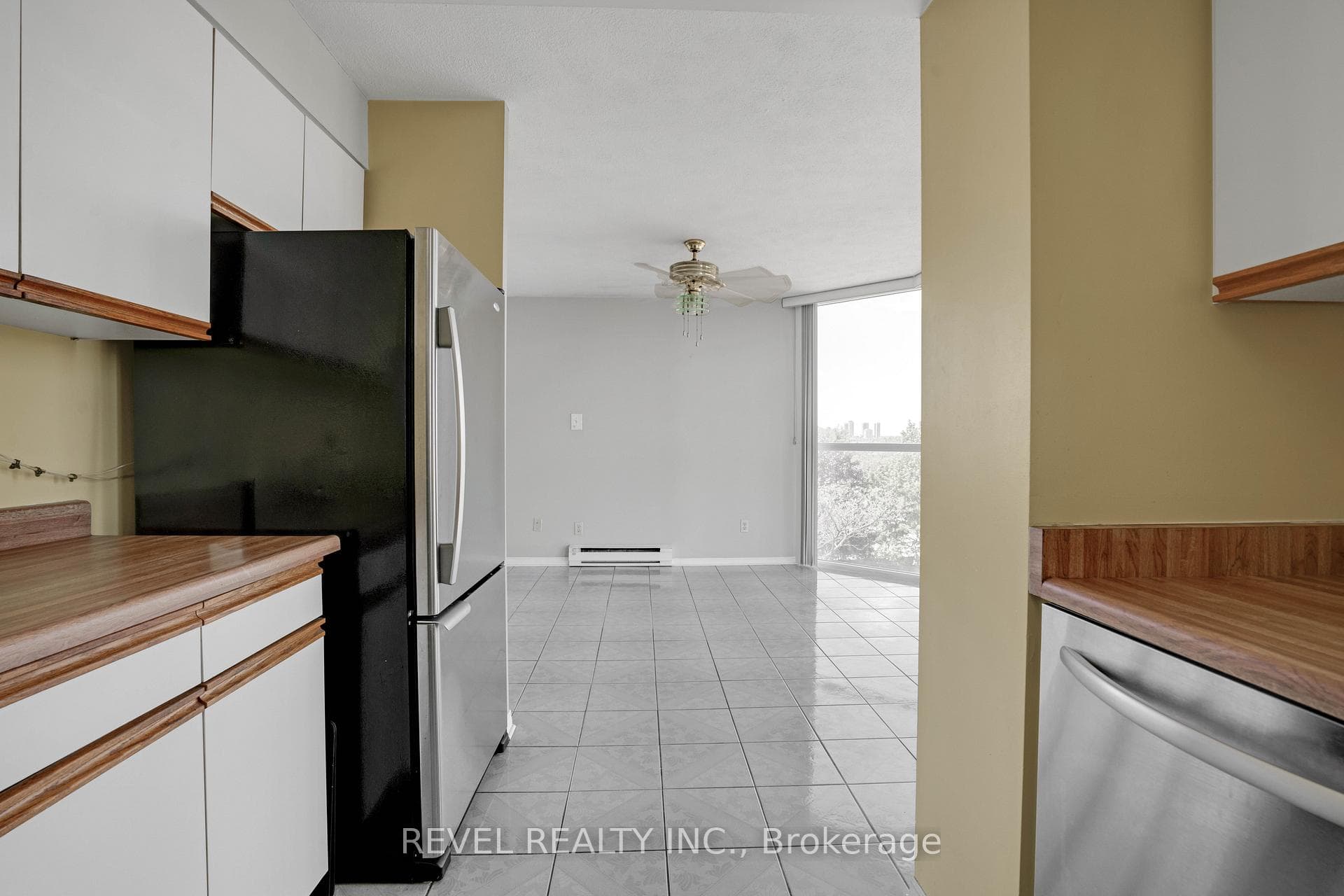 1360 Rathburn Road Unit 403 - Condo photo 12 of 31 in Mississauga, Ontario
