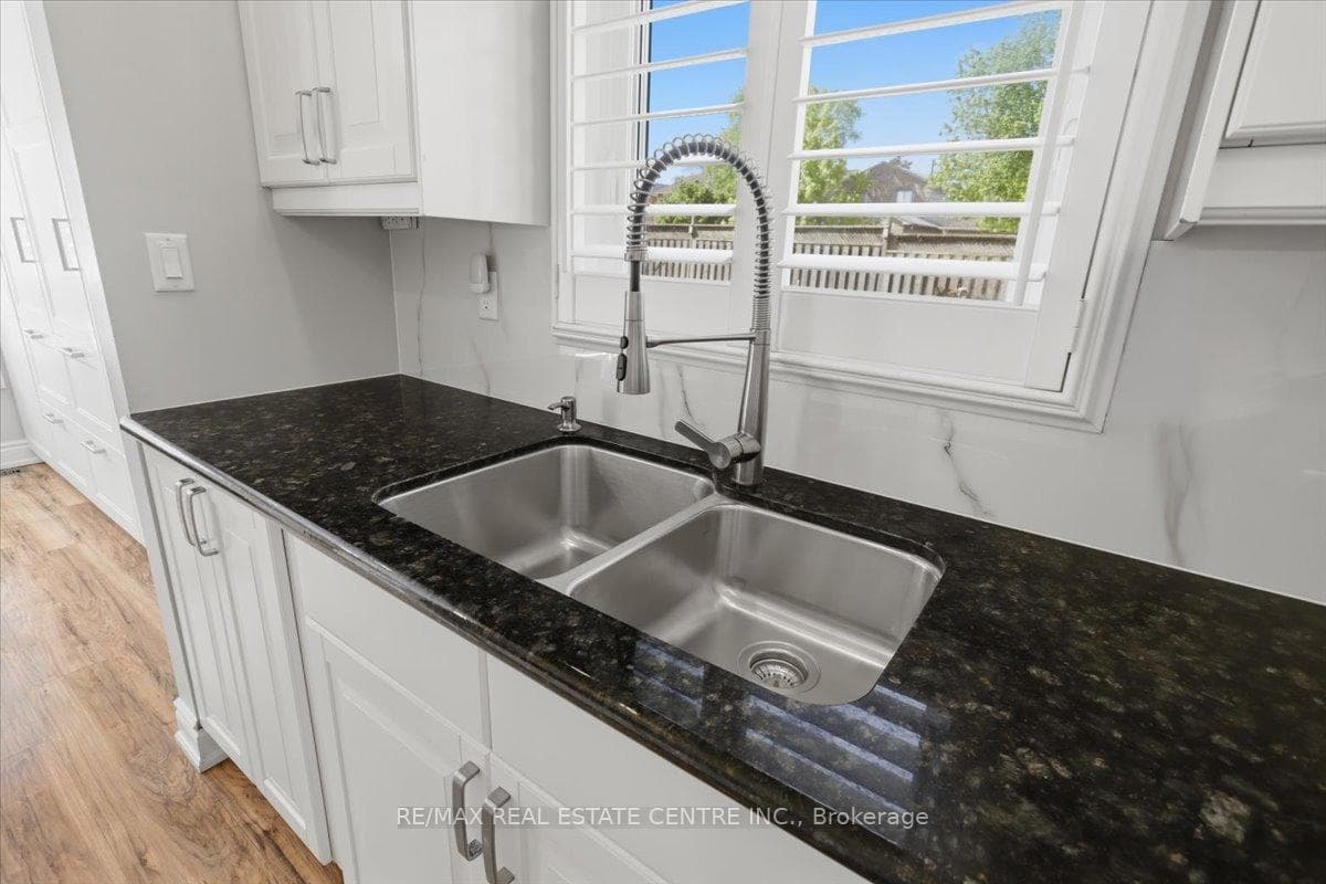 315 Woodlawn Crescent - Detached photo 11 of 47 in Milton, Ontario