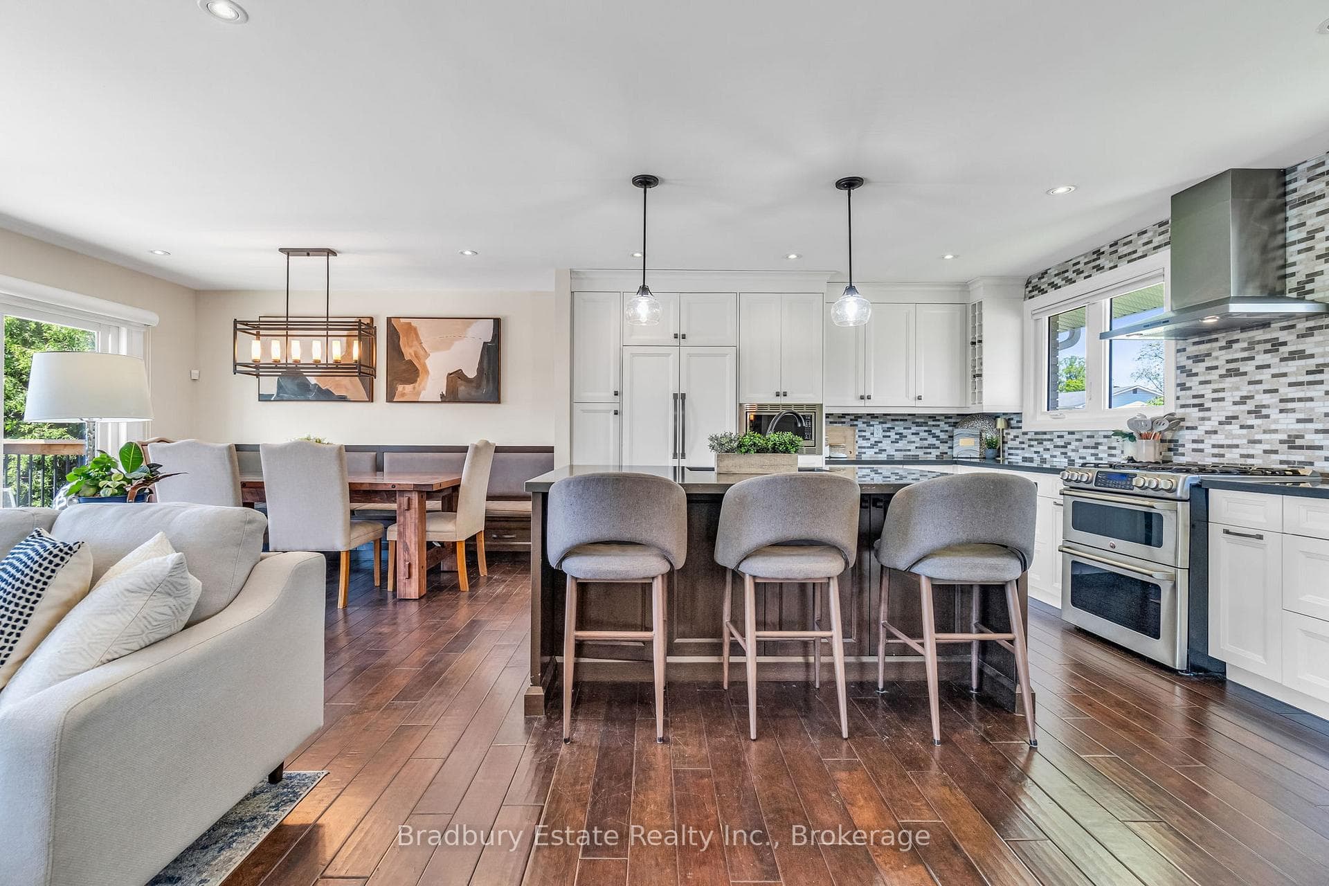 498 Wicklow Road - Detached photo 8 of 39 in Burlington, Ontario