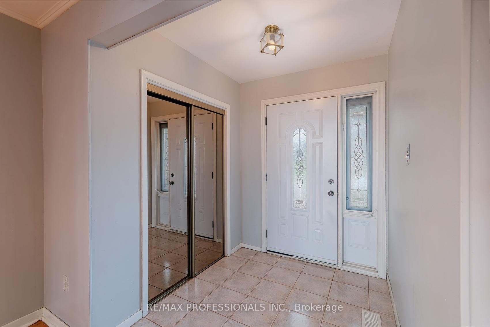 315 Markland Drive - Detached photo 7 of 41 in Etobicoke (Islington / Rexdale), Ontario