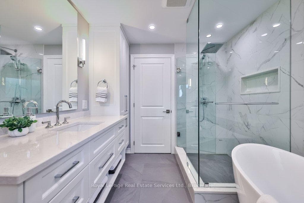 1528 Warland Road - Detached photo 34 of 50 in Oakville, Ontario
