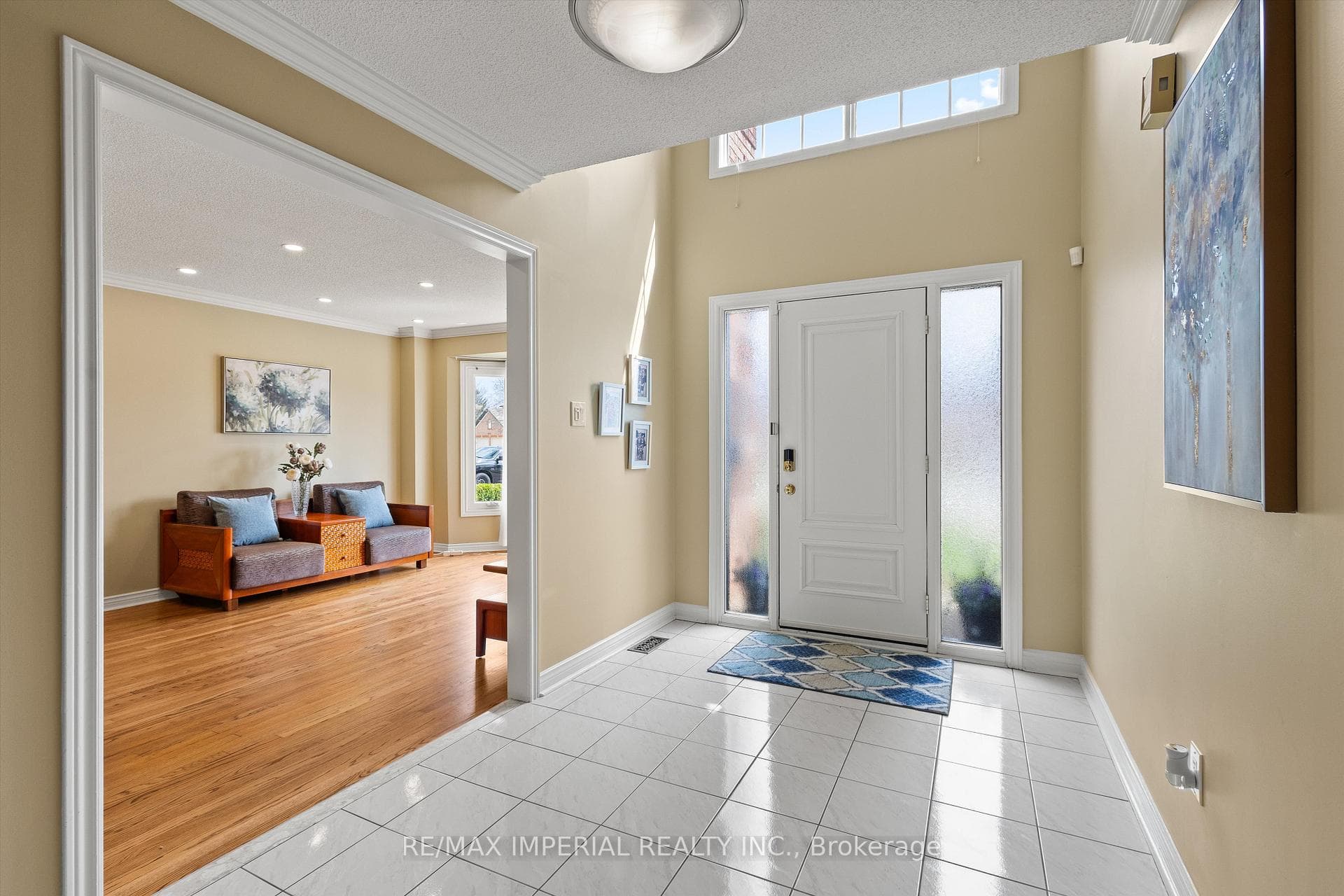 2044 Schoolmaster Circle - Detached photo 3 of 45 in Oakville, Ontario