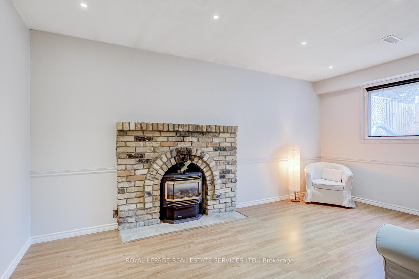 195 Cullum Court - Semi-Detached photo 33 of 43 in Burlington, Ontario