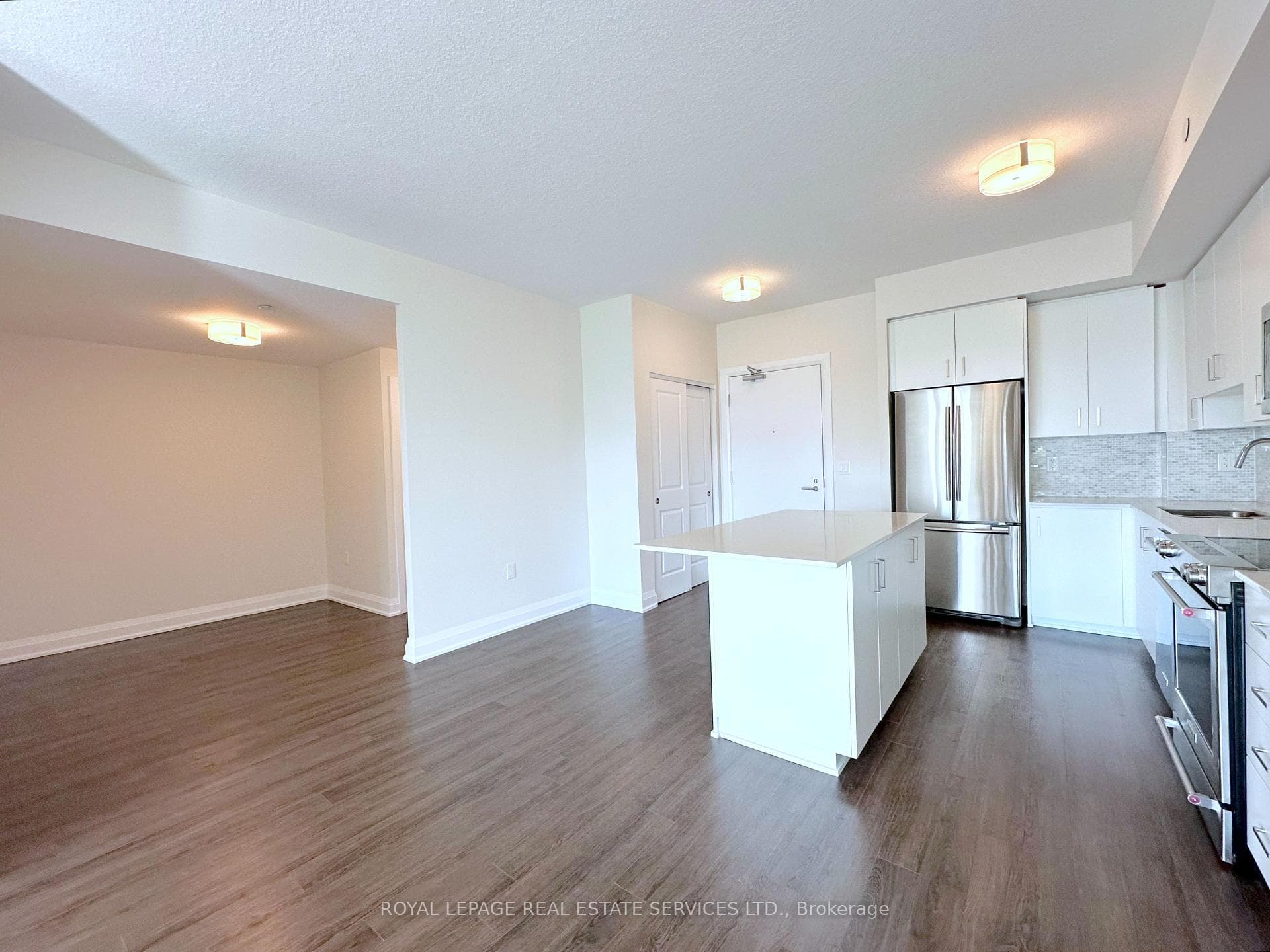 2333 Taunton Road Unit 209 - Condo photo 4 of 26 in Oakville, Ontario