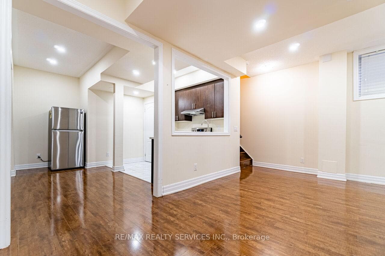 128 Rising Hill Ridge - Detached photo 5 of 18 in Brampton, Ontario