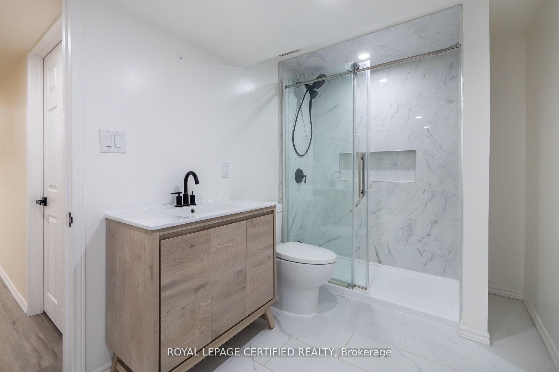 643 Garden Walk - Detached photo 43 of 50 in Mississauga, Ontario