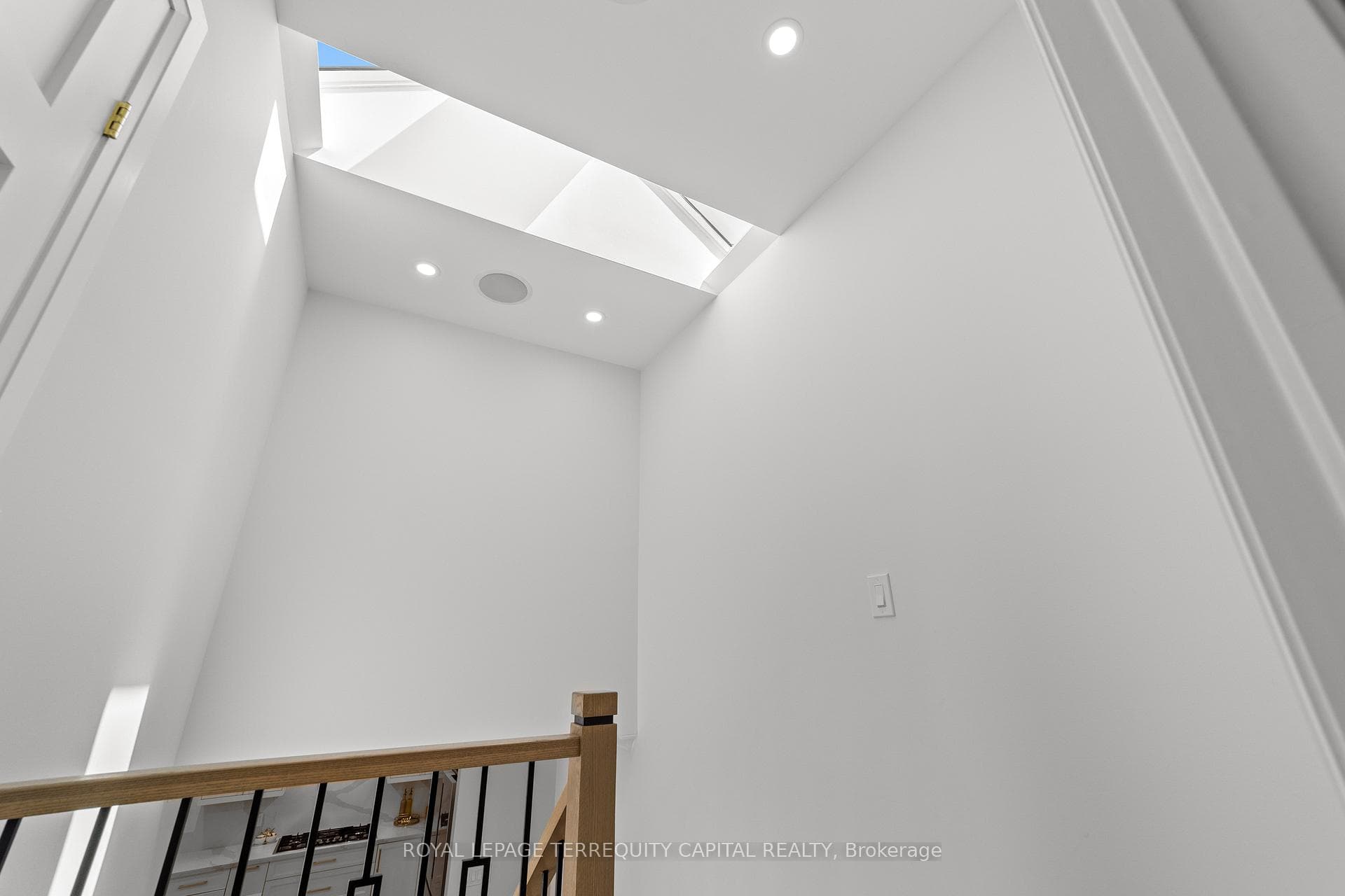 730 Hyde Road - Detached photo 17 of 50 in Burlington, Ontario