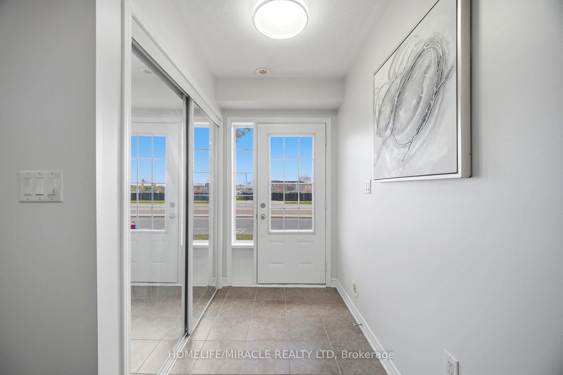 5 Veterans Drive - Townhouse photo 4 of 50 in Brampton, Ontario