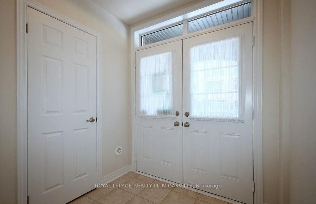3055 Preserve Drive - Townhouse photo 3 of 30 in Oakville, Ontario