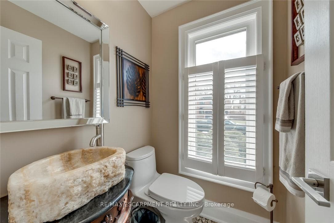 3311 SPRINGVALE Court - Detached photo 20 of 50 in Burlington, Ontario