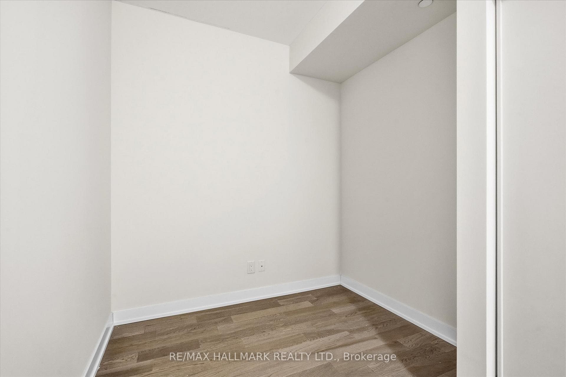 1350 Kingston Road Unit 409 - Condo photo 10 of 34 in Birch Cliff / Cliffside, Ontario