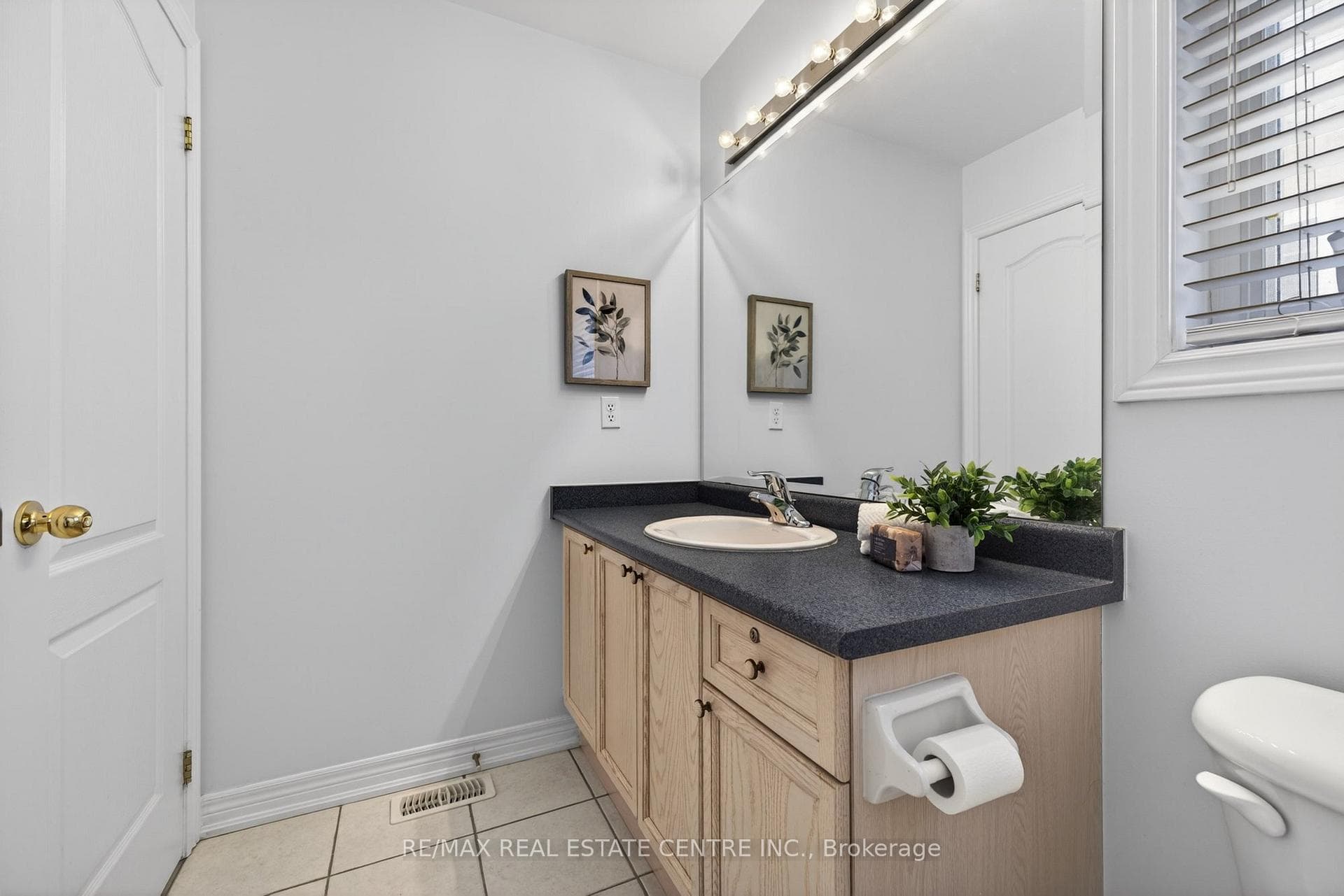 1022 Laidlaw Drive - Detached photo 32 of 50 in Milton, Ontario