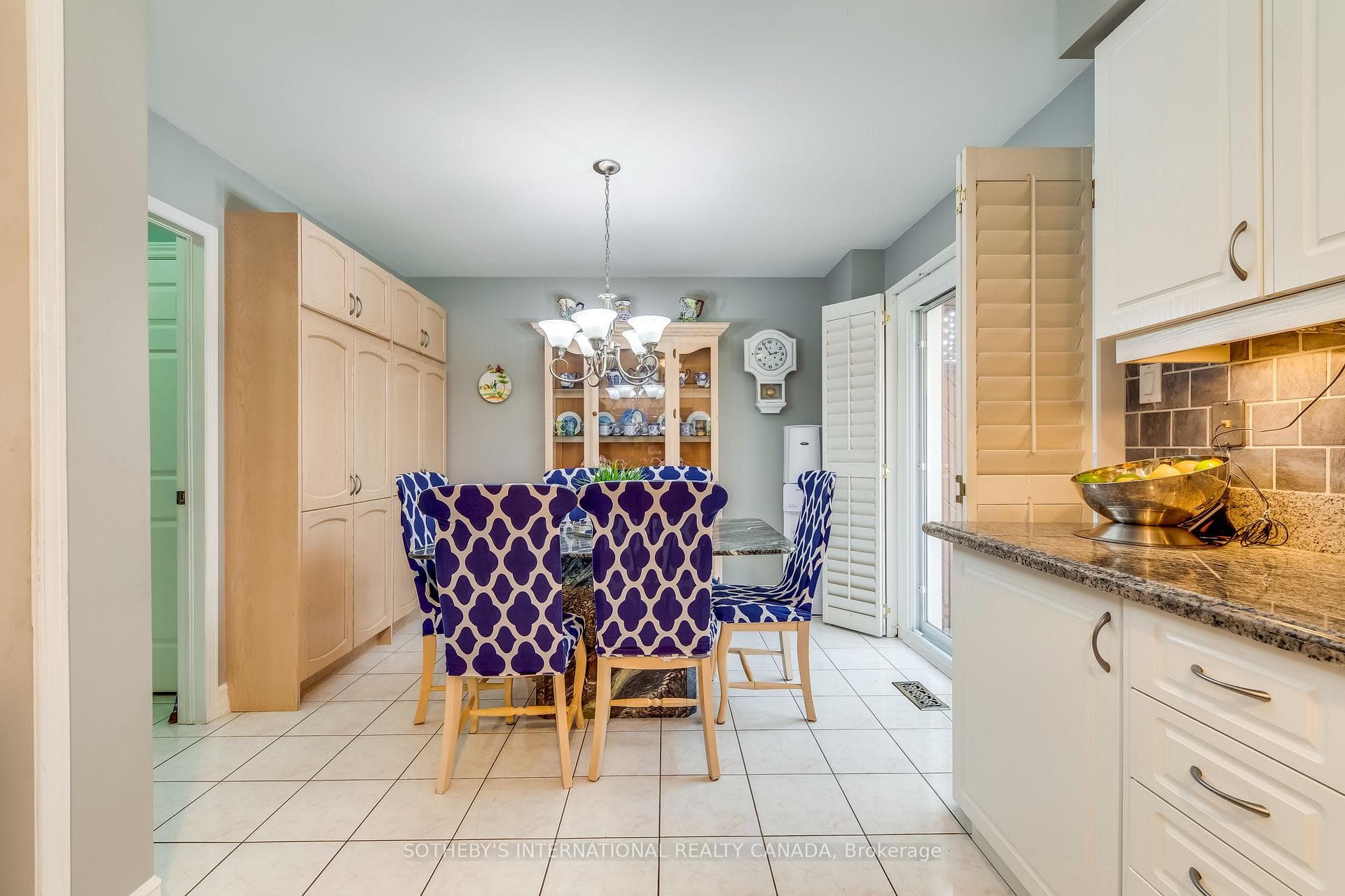 2294 Dale Ridge Drive - Semi-Detached photo 18 of 46 in Oakville, Ontario