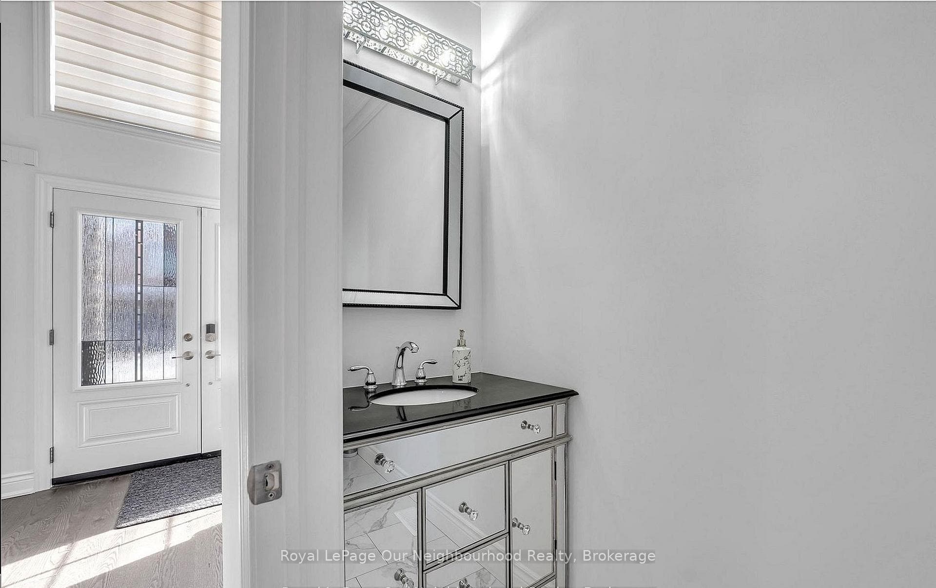 4689 Leanna Heights Road - Detached photo 16 of 39 in Burlington, Ontario