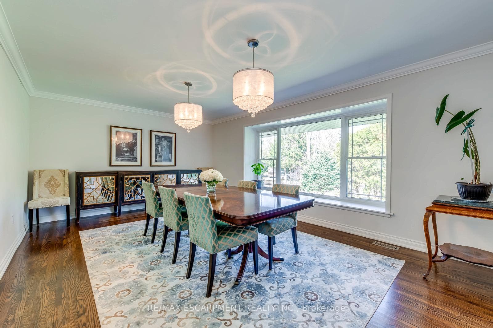 4306 Lakeshore Road - Detached photo 7 of 45 in Burlington, Ontario